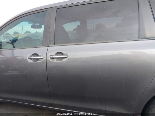 5TDYZ3DC2HS843429 Toyota Sienna Xle/limited