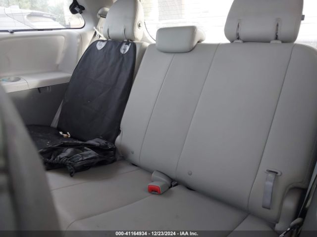 5TDYZ3DC2HS843429 Toyota Sienna Xle/limited