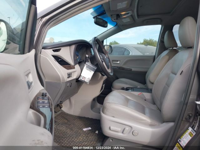 5TDYZ3DC2HS843429 Toyota Sienna Xle/limited