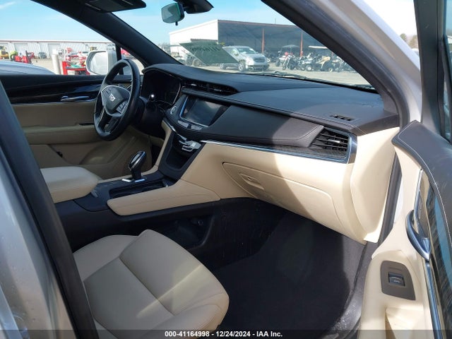 2019 CADILLAC XT5 1GYKNARS9KZ244873 Photo 4