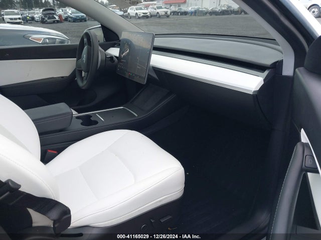 2021 TESLA MODEL Y 5YJYGDEE4MF173747 Photo 4