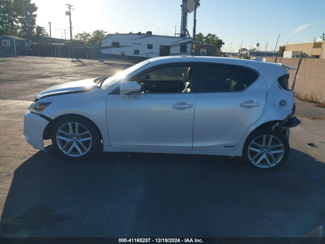 Lexus CT 200H 2015 JTHKD5BH2F2225318 Image 14