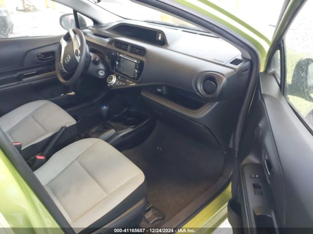 JTDKDTB37F1090398 Toyota Prius C One