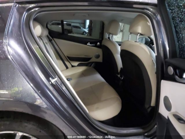 KNAE15LA8K6062411 KIA Stinger