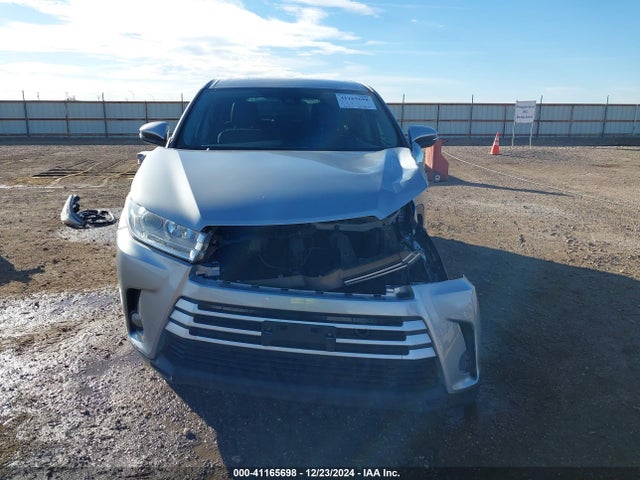 5TDZZRFH5HS189512 Toyota Highlander Le Plus