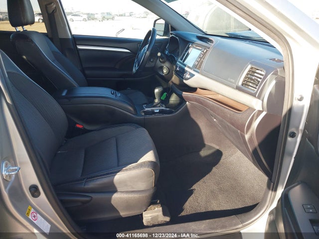 5TDZZRFH5HS189512 Toyota Highlander Le Plus