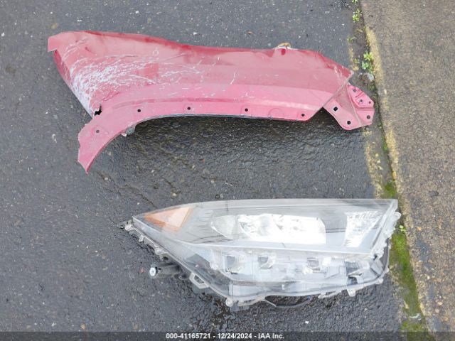 2T3G1RFV2NW252113 Toyota RAV4 LE