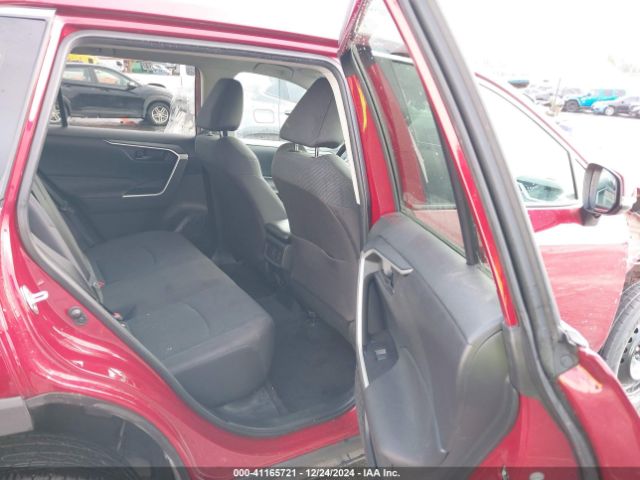 2T3G1RFV2NW252113 Toyota RAV4 LE