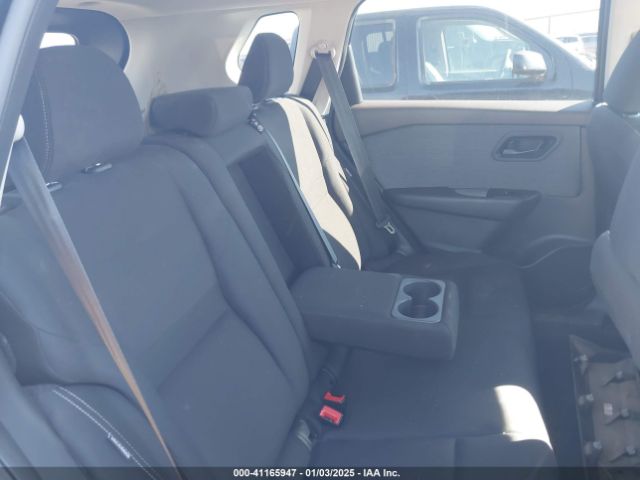 5N1BT3AA4PC788066 Nissan Rogue S Fwd