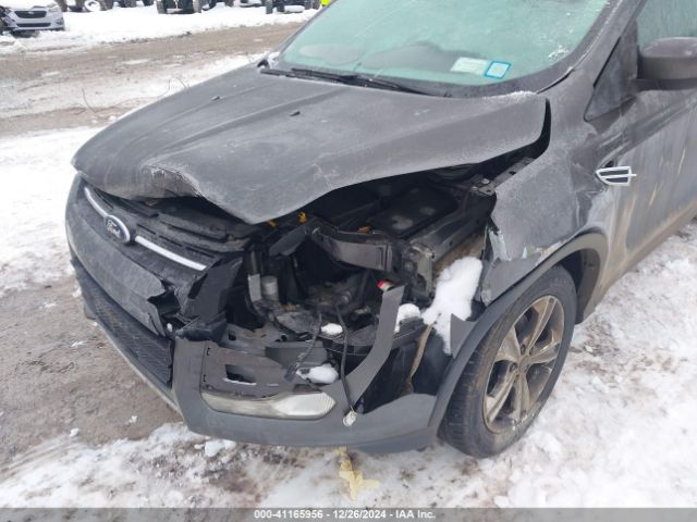 1FMCU9G90FUB35065 Ford ESCAPE SE