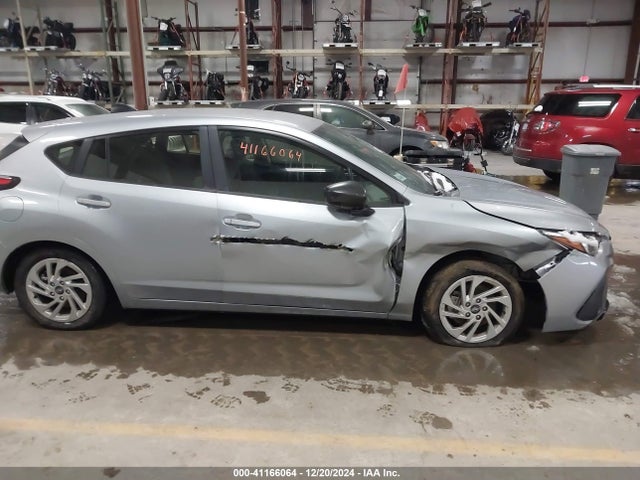 JF1GUABC9R8323161 Subaru Impreza Base 5-door