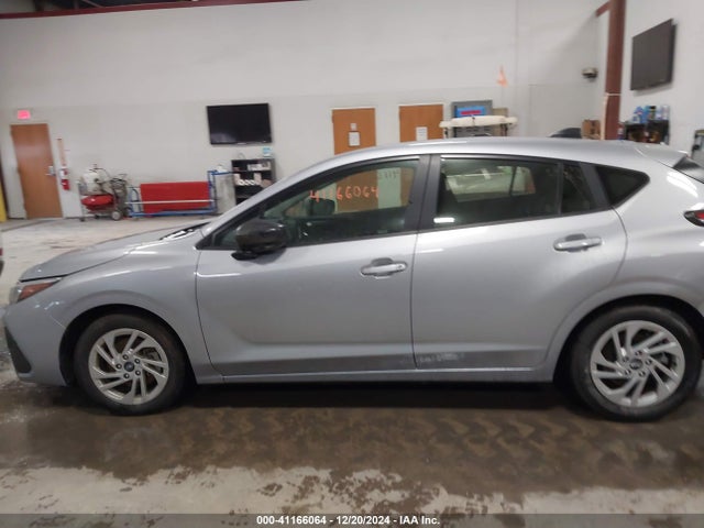 JF1GUABC9R8323161 Subaru Impreza Base 5-door
