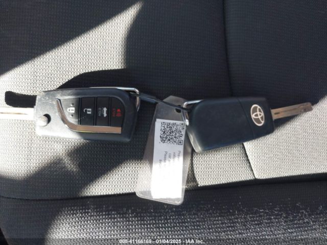 5YFEPMAE2NP329556 Toyota COROLLA LE