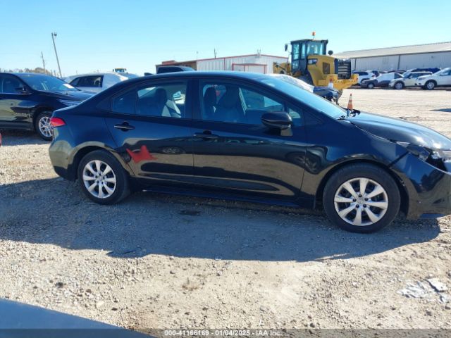 5YFEPMAE2NP329556 Toyota COROLLA LE