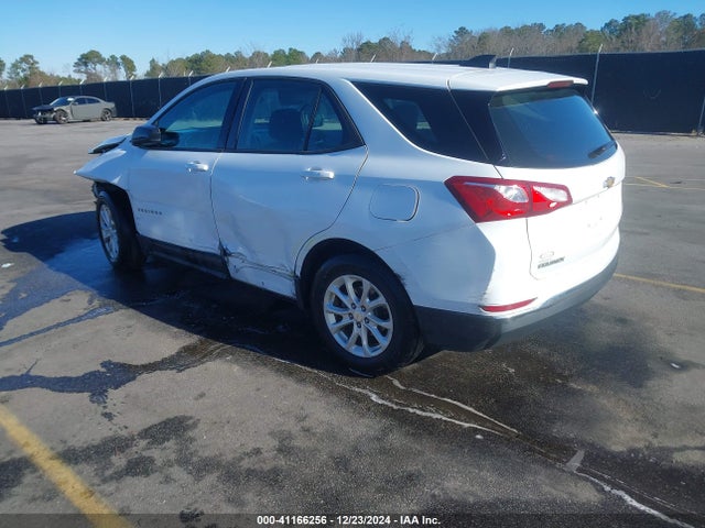 Chevrolet EQUINOX LS 2018 2GNAXHEV7J6272449 Image 3