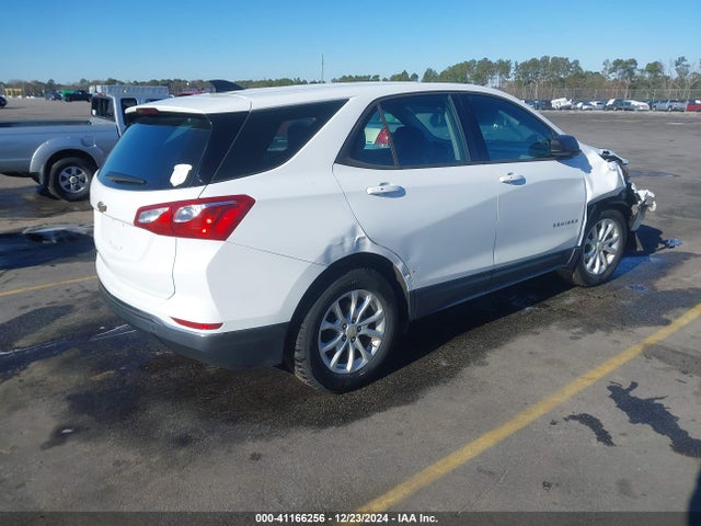 Chevrolet EQUINOX LS 2018 2GNAXHEV7J6272449 Image 4
