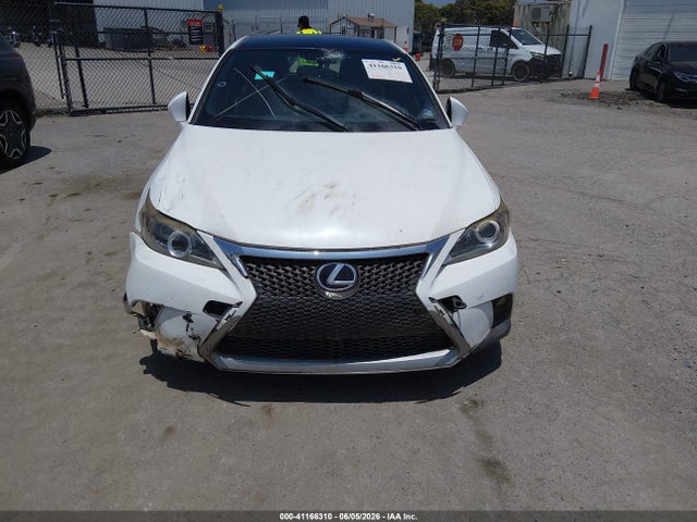 Lexus CT 200H 2015 JTHKD5BHXF2249690 Image 12