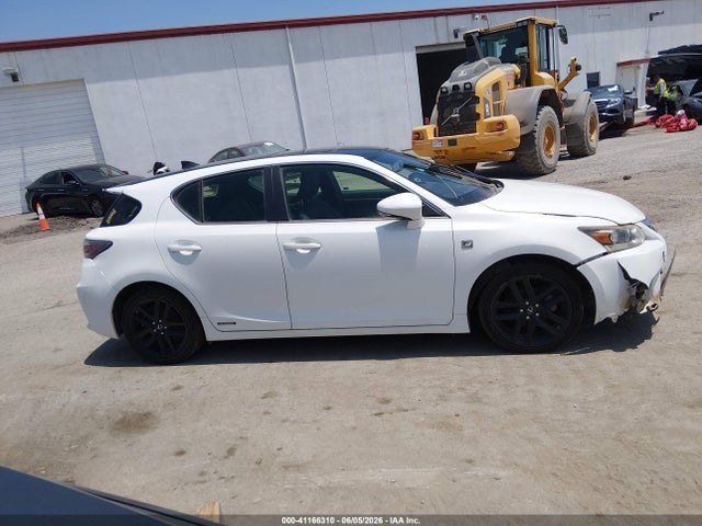 Lexus CT 200H 2015 JTHKD5BHXF2249690 Image 13