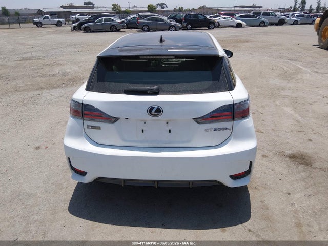 Lexus CT 200H 2015 JTHKD5BHXF2249690 Image 16