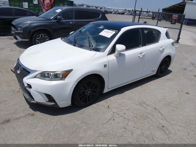 Lexus CT 200H 2015 JTHKD5BHXF2249690 Image 2
