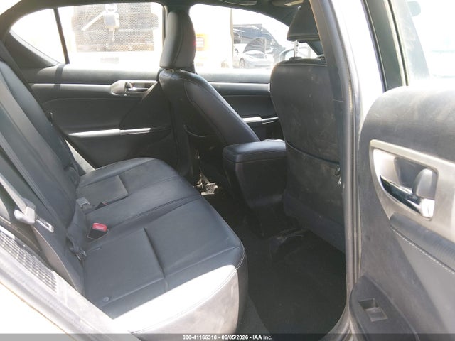 Lexus CT 200H 2015 JTHKD5BHXF2249690 Image 8