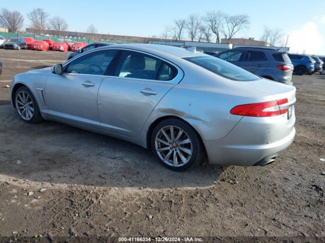 2013 JAGUAR XF SAJWA0ES5DPS87349 Photo 2