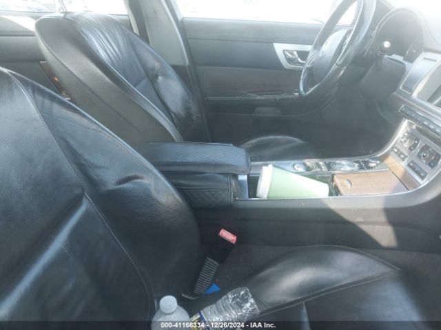 2013 JAGUAR XF SAJWA0ES5DPS87349 Photo 4