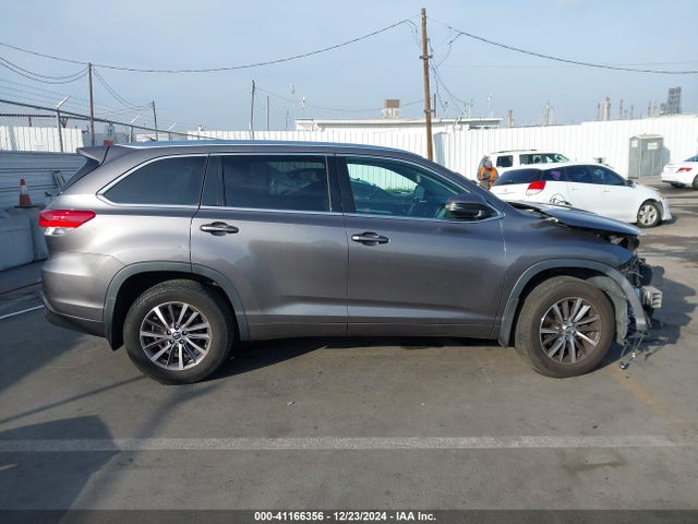 Toyota Highlander Xle 2018 5TDJZRFH3JS861246 Image 14
