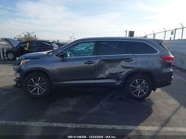 Toyota Highlander Xle 2018 5TDJZRFH3JS861246 Image 15