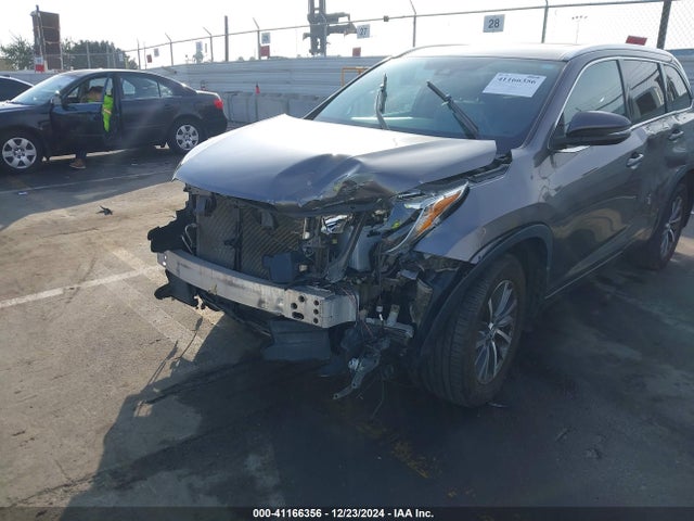 Toyota Highlander Xle 2018 5TDJZRFH3JS861246 Image 6