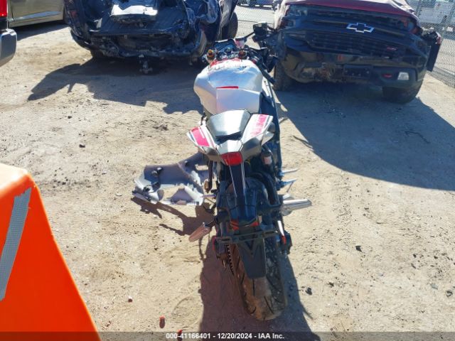 2022 YAMAHA YZFR7 JYARM38E6NA003267 Photo 5