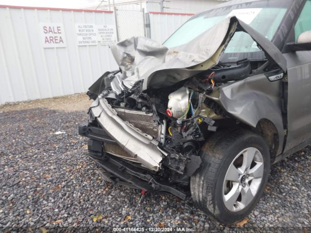 KNDJN2A2XH7462327 KIA Soul