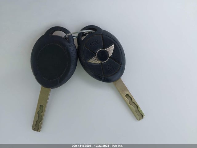 2005 MINI COOPER S WMWRE33555TL13887 Photo 10