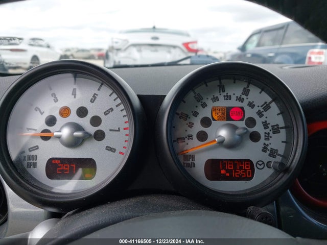 2005 MINI COOPER S WMWRE33555TL13887 Photo 6