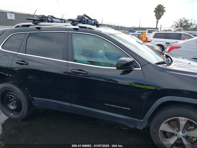 1C4PJMDX6KD382881 Jeep Cherokee Limited 4x4