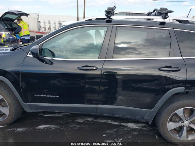 1C4PJMDX6KD382881 Jeep Cherokee Limited 4x4