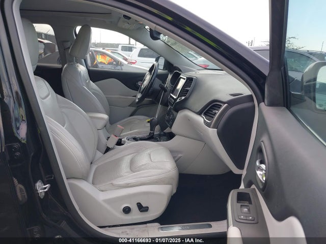 1C4PJMDX6KD382881 Jeep Cherokee Limited 4x4