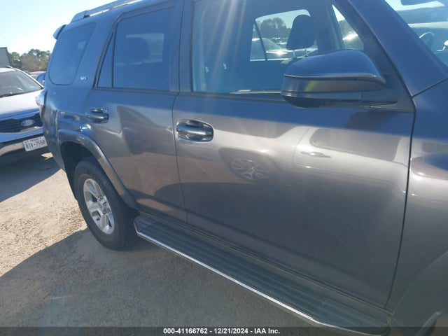 Toyota 4RUNNER SR5 2016 JTEZU5JR2G5140159 Image 13