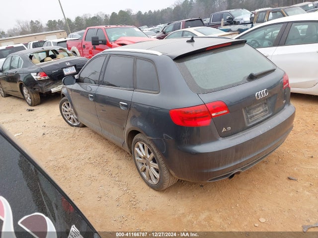 2013 AUDI A3 WAUKJAFM1DA019241 Photo 2