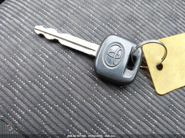 VNKKTUD38HA080754 Toyota YARIS L