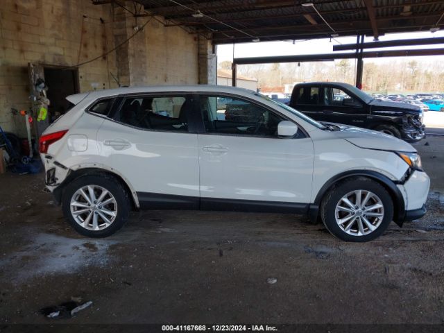 JN1BJ1CR6HW131127 Nissan Rogue Sport S