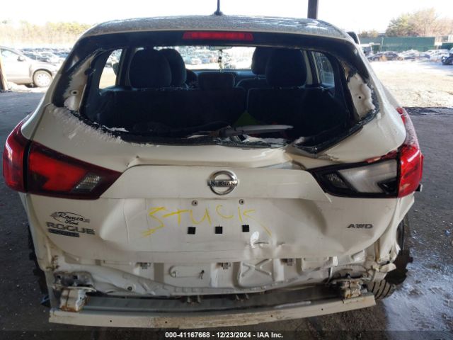JN1BJ1CR6HW131127 Nissan Rogue Sport S