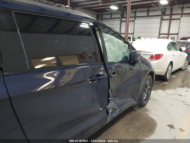 Chrysler Pacifica Touring L 2018 2C4RC1BG3JR227303 Image 17
