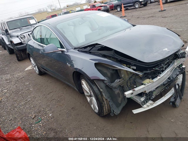 2019 TESLA MODEL 3 5YJ3E1EB9KF192697 Photo 0