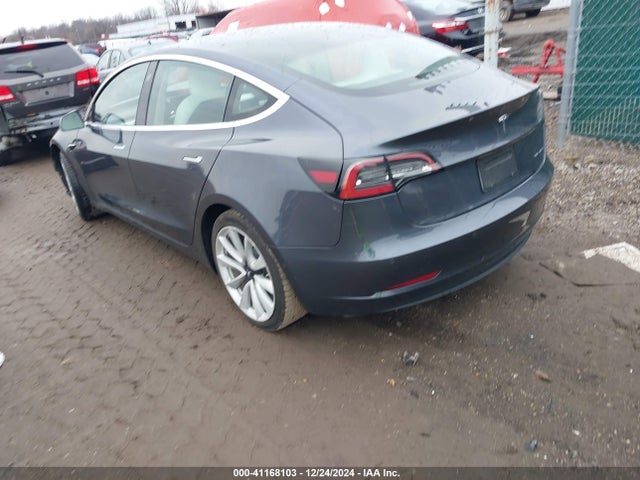 2019 TESLA MODEL 3 5YJ3E1EB9KF192697 Photo 2