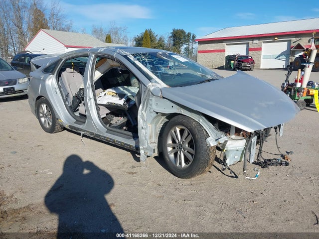 Hyundai SONATA SE 2015 5NPE24AF0FH156870 Image 1