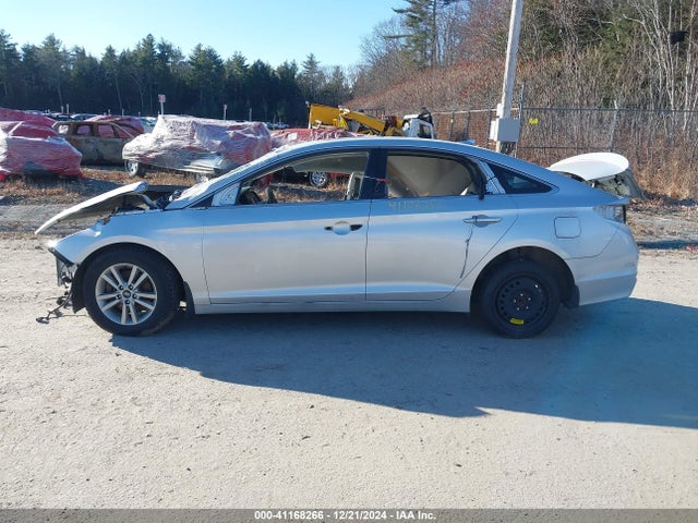Hyundai SONATA SE 2015 5NPE24AF0FH156870 Image 11