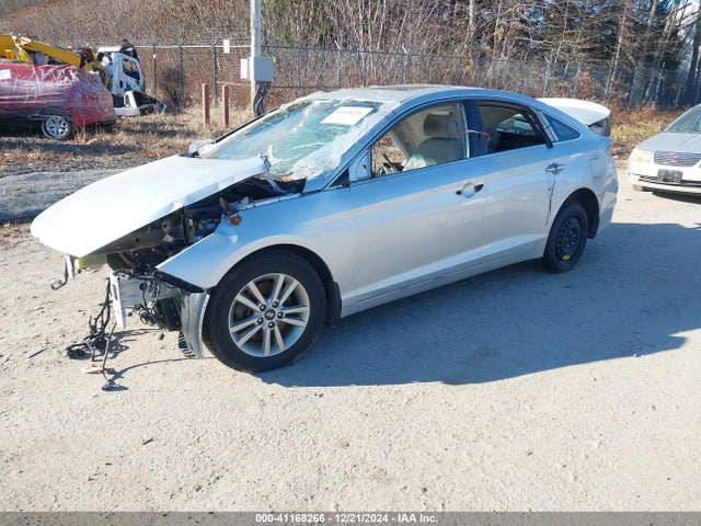 Hyundai SONATA SE 2015 5NPE24AF0FH156870 Image 2