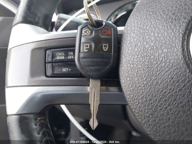 1ZVBP8AM3E5333207 Ford Mustang V6