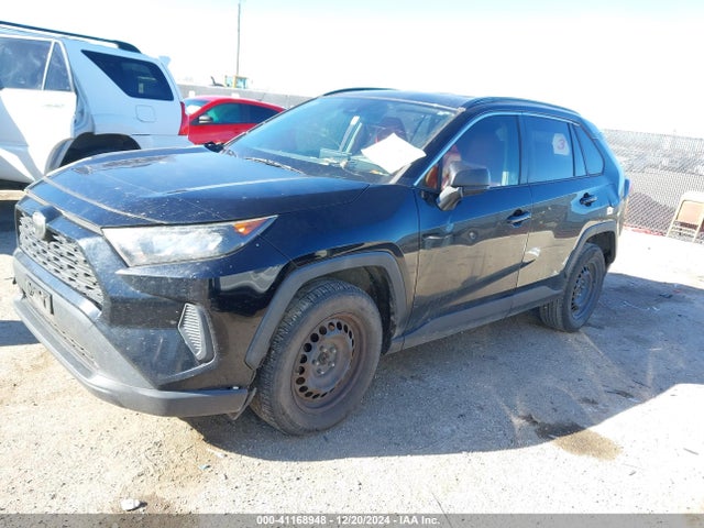 Toyota RAV4 LE 2019 JTMH1RFV2KJ009531 Image 2